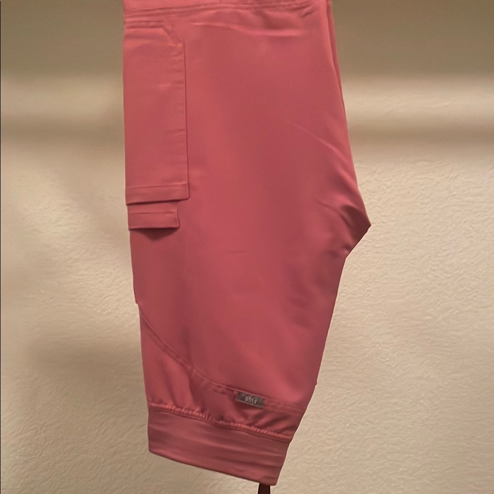 Figs women’s Muave Punk scrub  pants